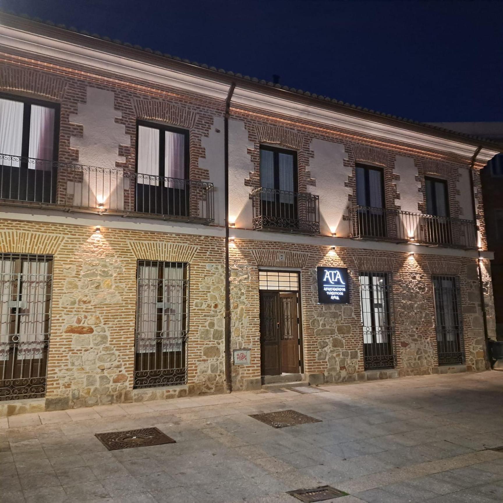 Turisticos Puerta Del Rastro 2-2 Avila